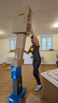 Ein riesiger Stapel Pakete.